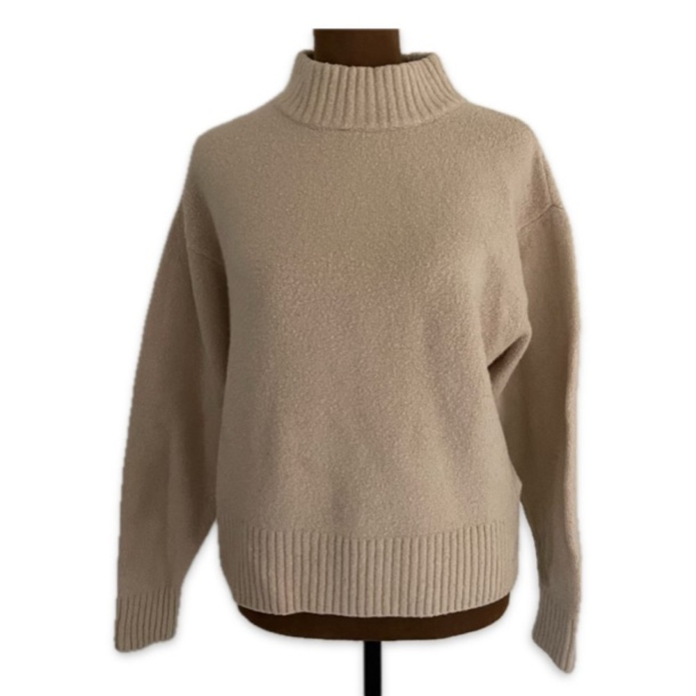 Daily Ritual Women's Cream Crew Neck Sweater